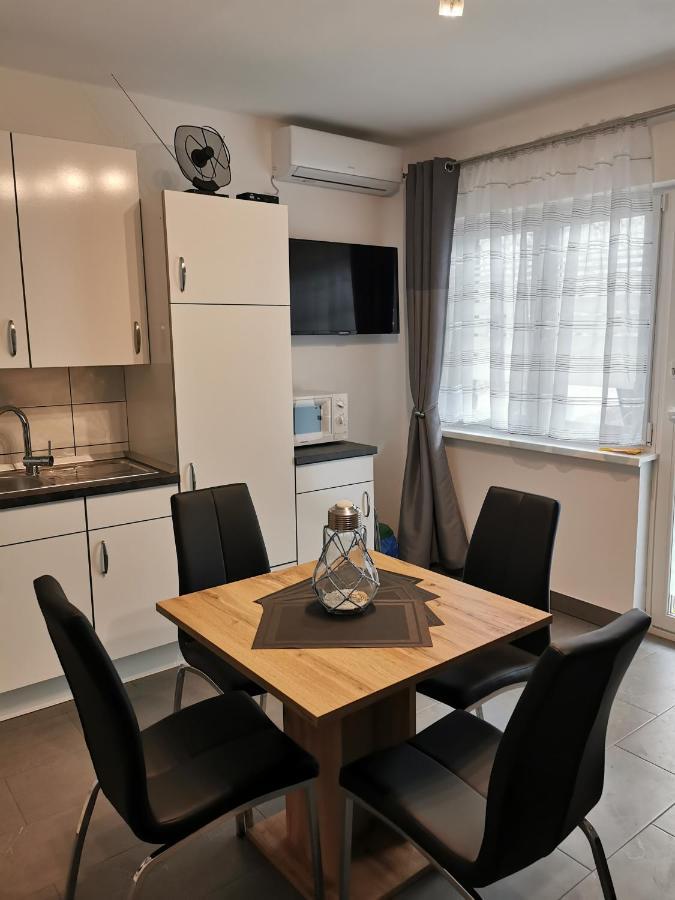 Apartments Penko Lovran Buitenkant foto